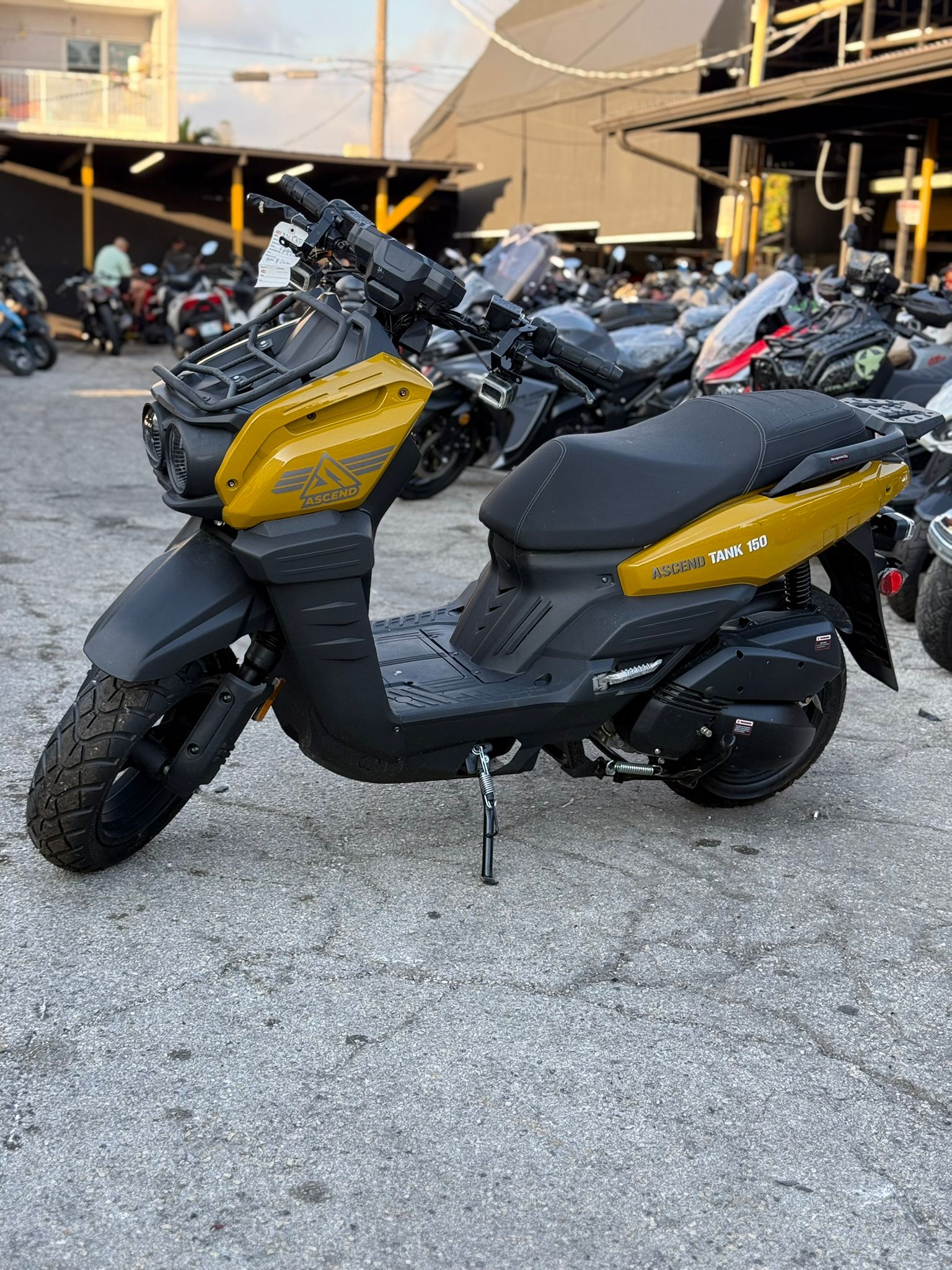 Italica Ascend Tank 150cc-