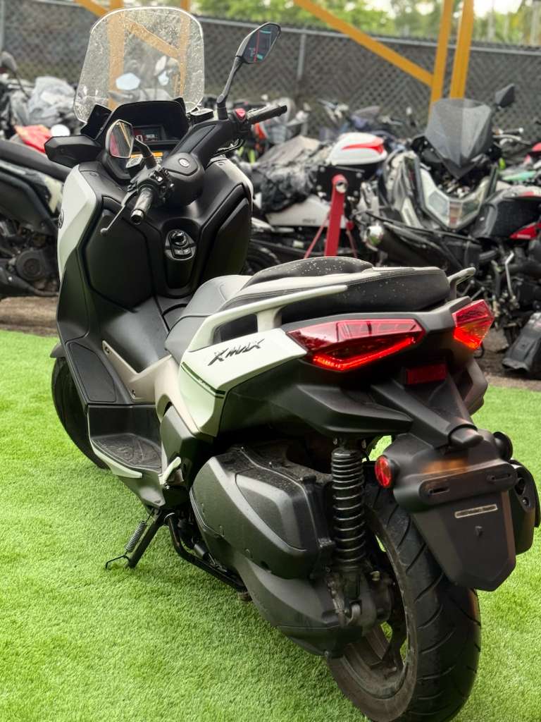 2023 Yamaha XMAX 300cc