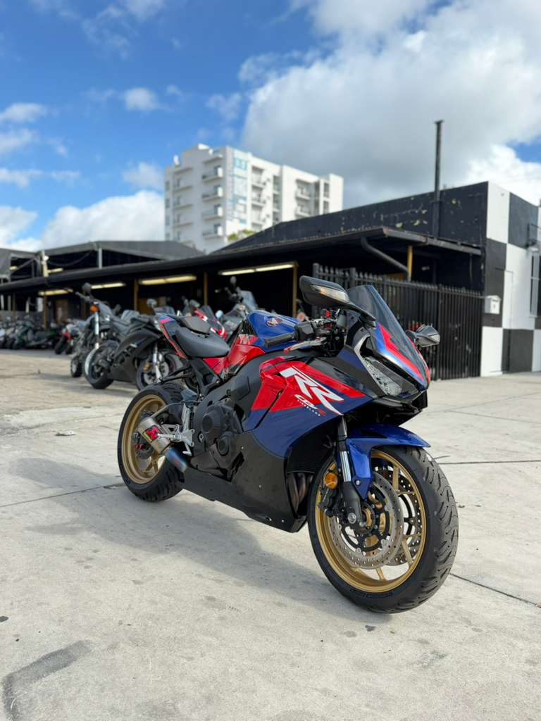 2017 Honda CBR 1000cc