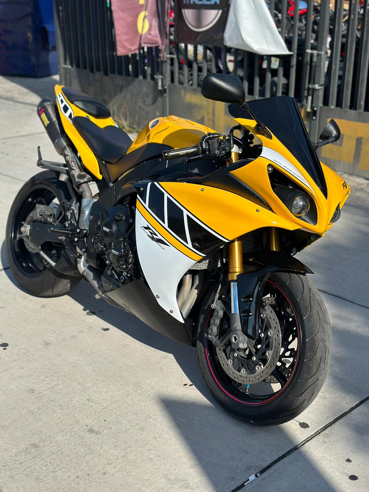 Yamaha R1