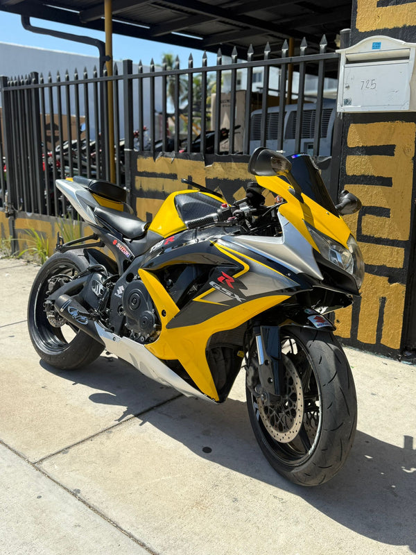 750 Suzuki GSX  750cc