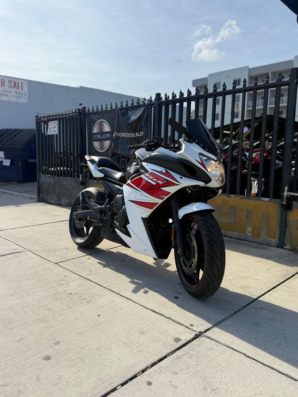 2011 Yamaha FZ R6  600cc