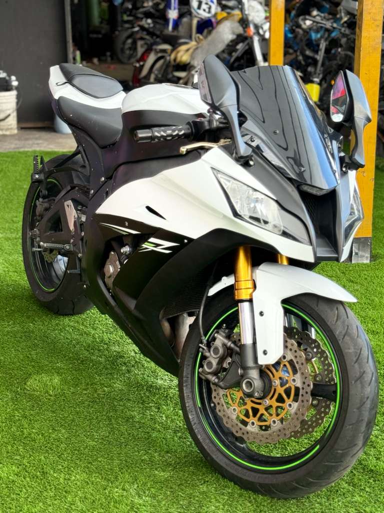 2014 Kawasaki ZX10R 1000cc