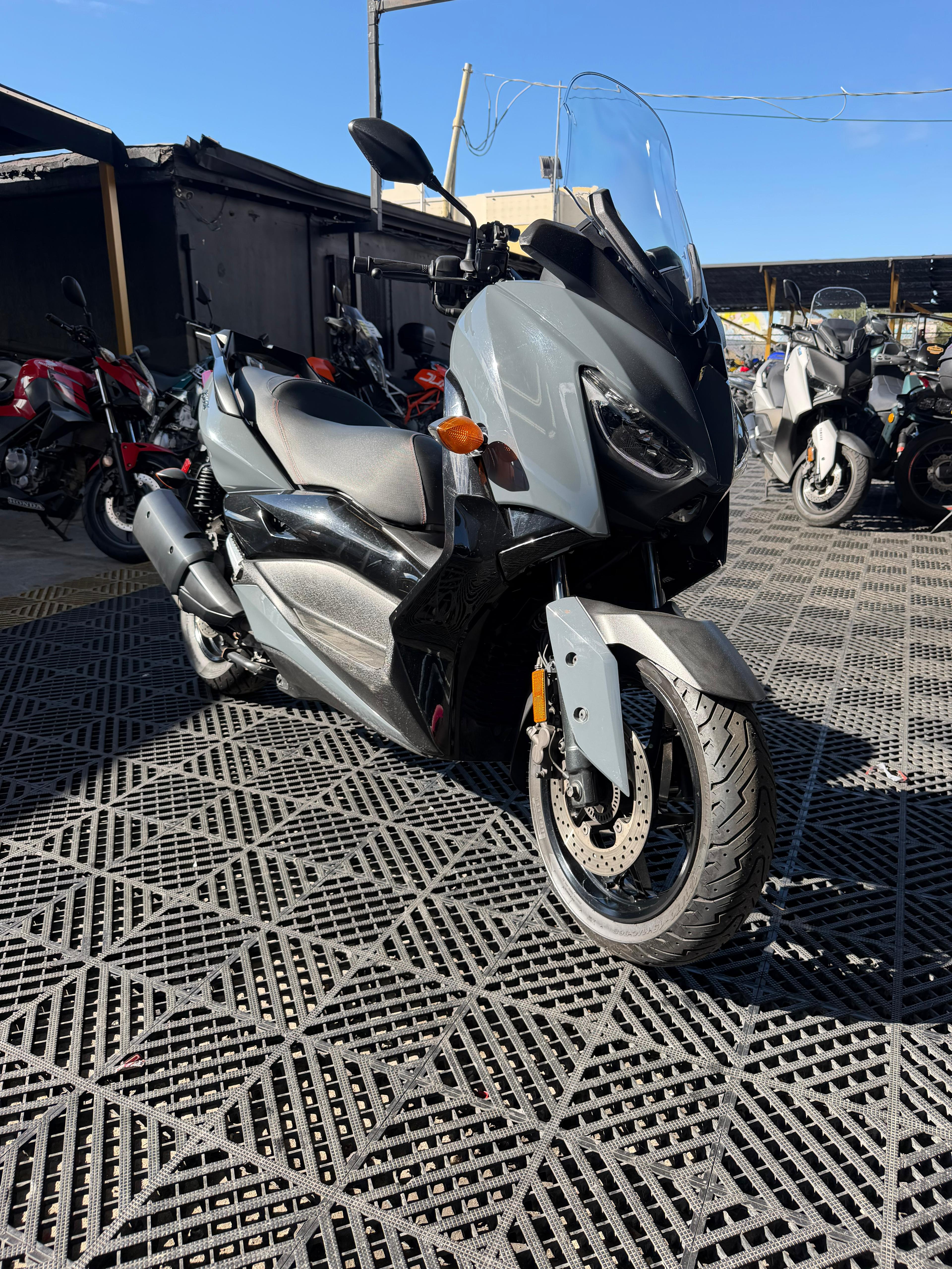 2022 Yamaha XMAX 300cc