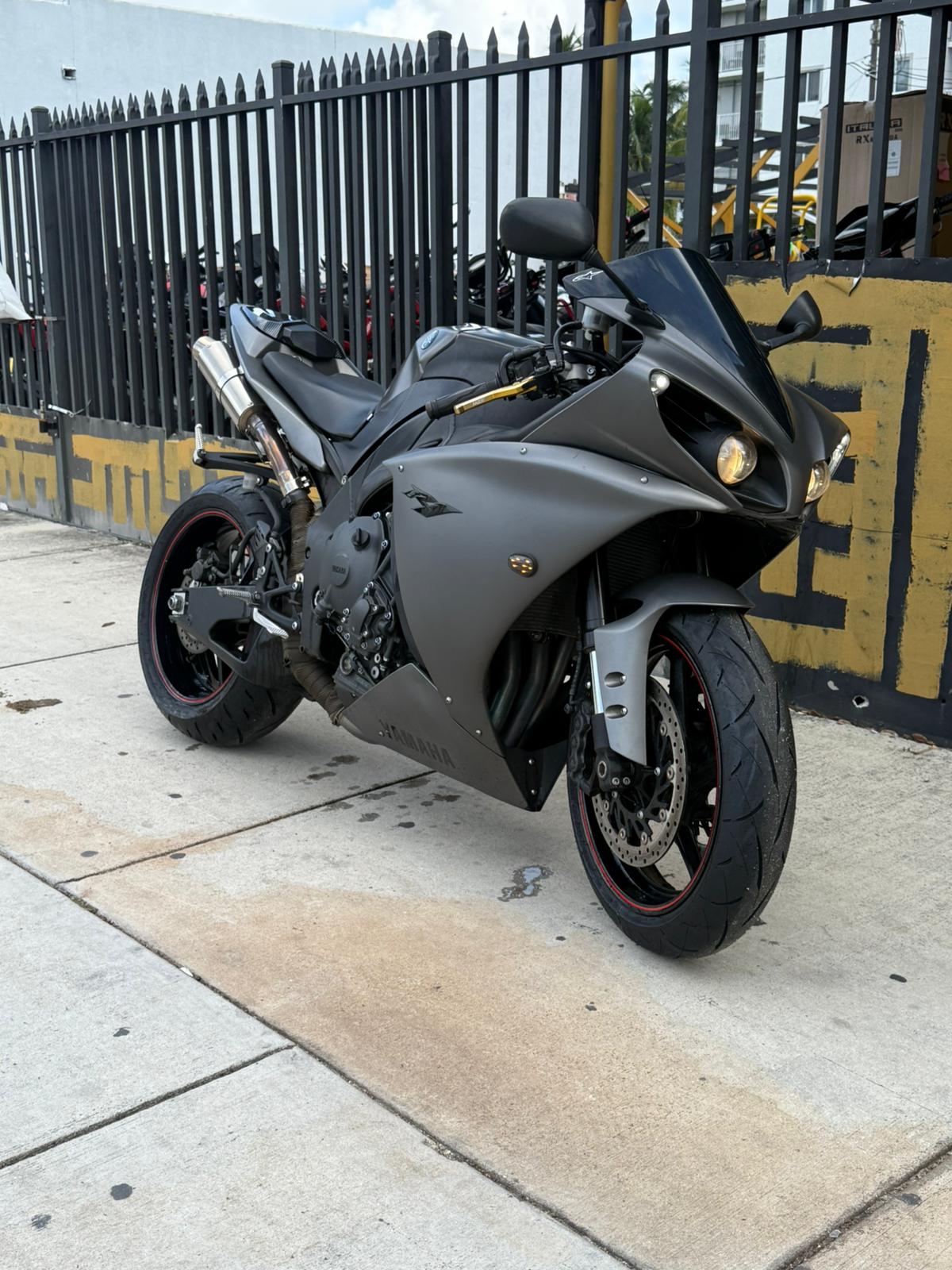 2013 Yamaha R1 1000cc
