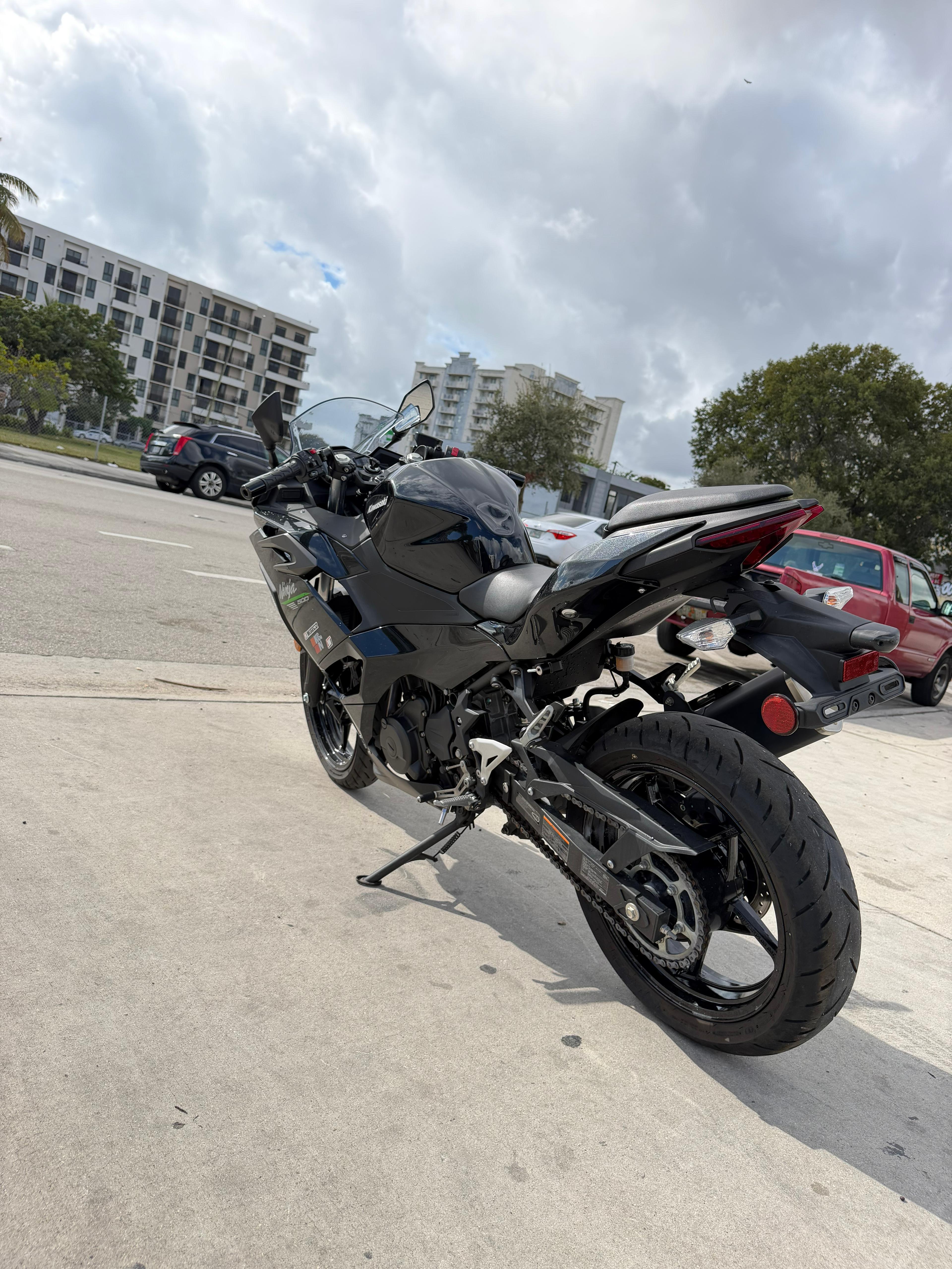 2024 Kawasaki ninja  500cc