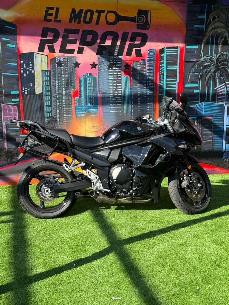 2011 Suzuki GSX  1250cc