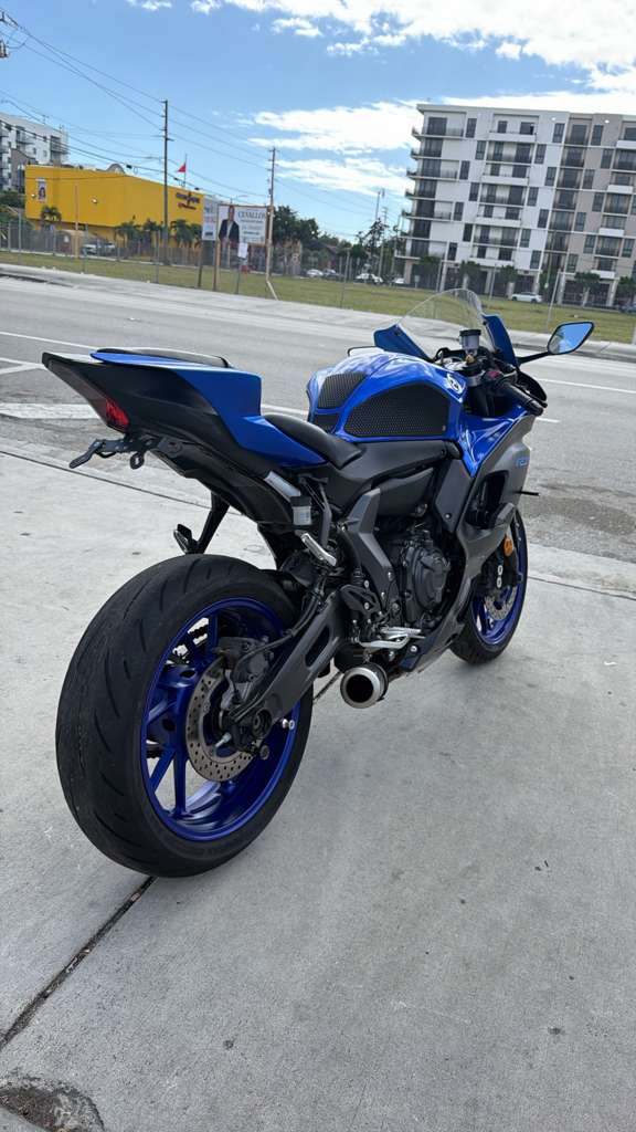 2024 Yamaha R7 700cc