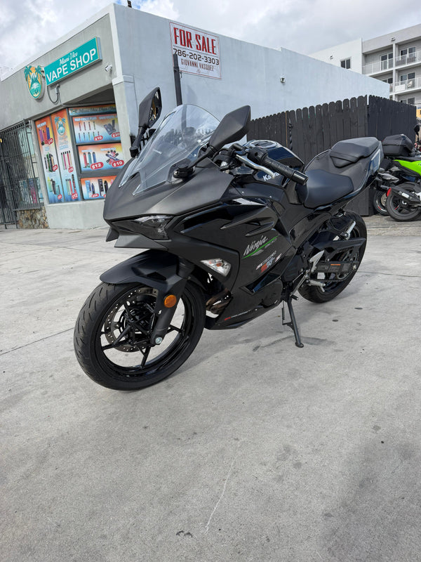 2024 Kawasaki ninja  500cc