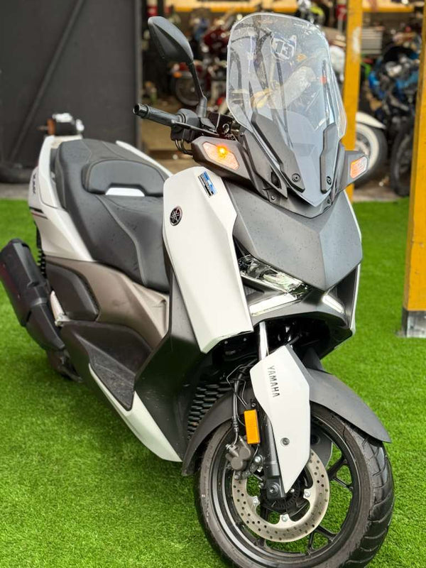 2023 Yamaha XMAX 300cc