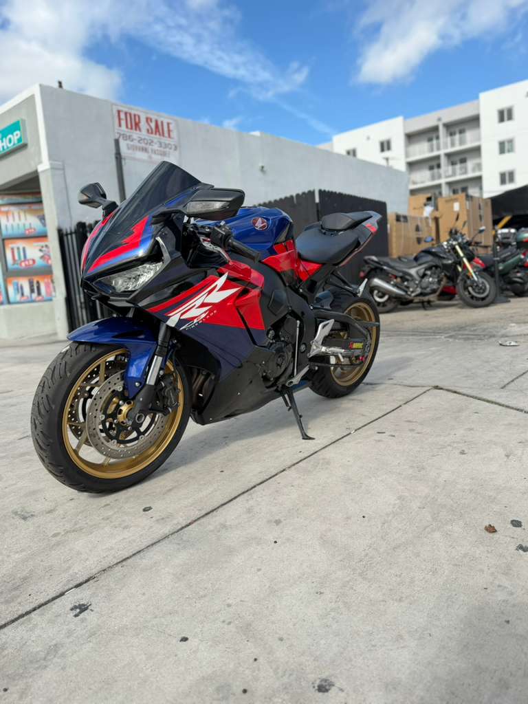 2017 Honda CBR  1000cc