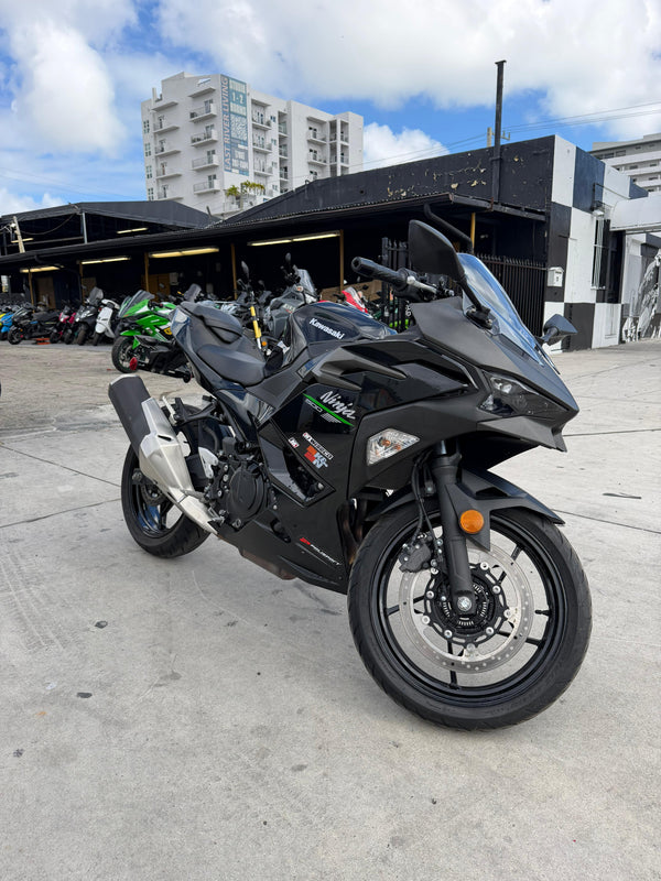 2024 Kawasaki ninja  500cc